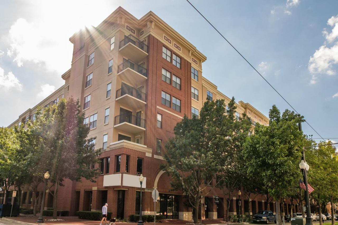 Frontdesk Oakwood Residence Apts Uptown دالاس المظهر الخارجي الصورة