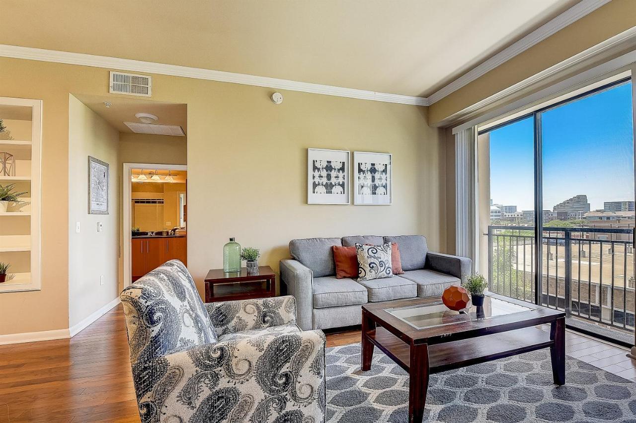 Frontdesk Oakwood Residence Apts Uptown دالاس المظهر الخارجي الصورة