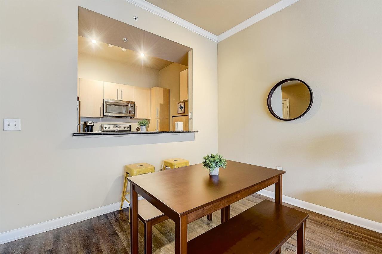 Frontdesk Oakwood Residence Apts Uptown دالاس المظهر الخارجي الصورة