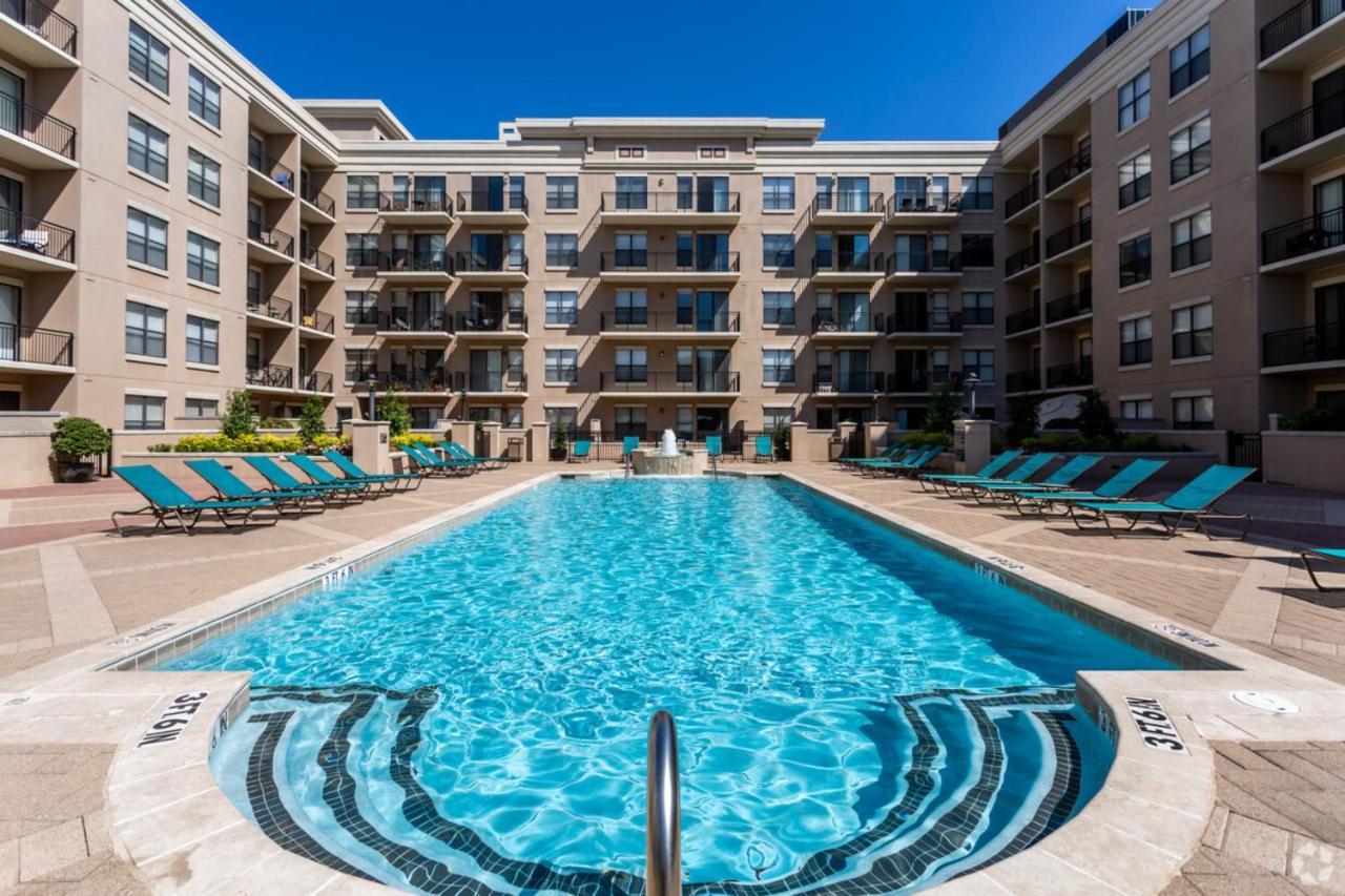 Frontdesk Oakwood Residence Apts Uptown دالاس المظهر الخارجي الصورة