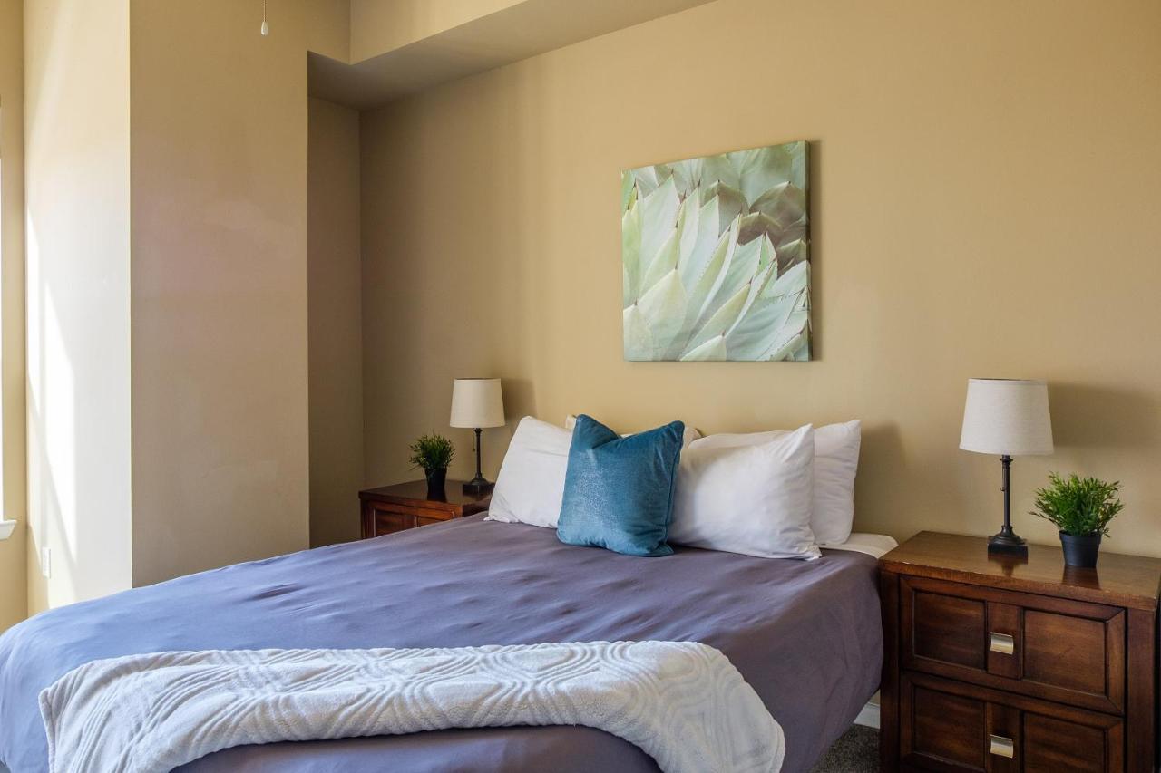 Frontdesk Oakwood Residence Apts Uptown دالاس المظهر الخارجي الصورة