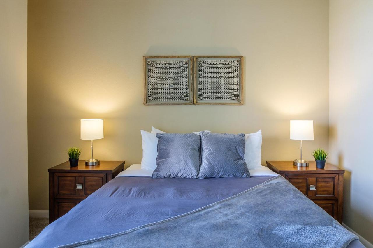 Frontdesk Oakwood Residence Apts Uptown دالاس المظهر الخارجي الصورة