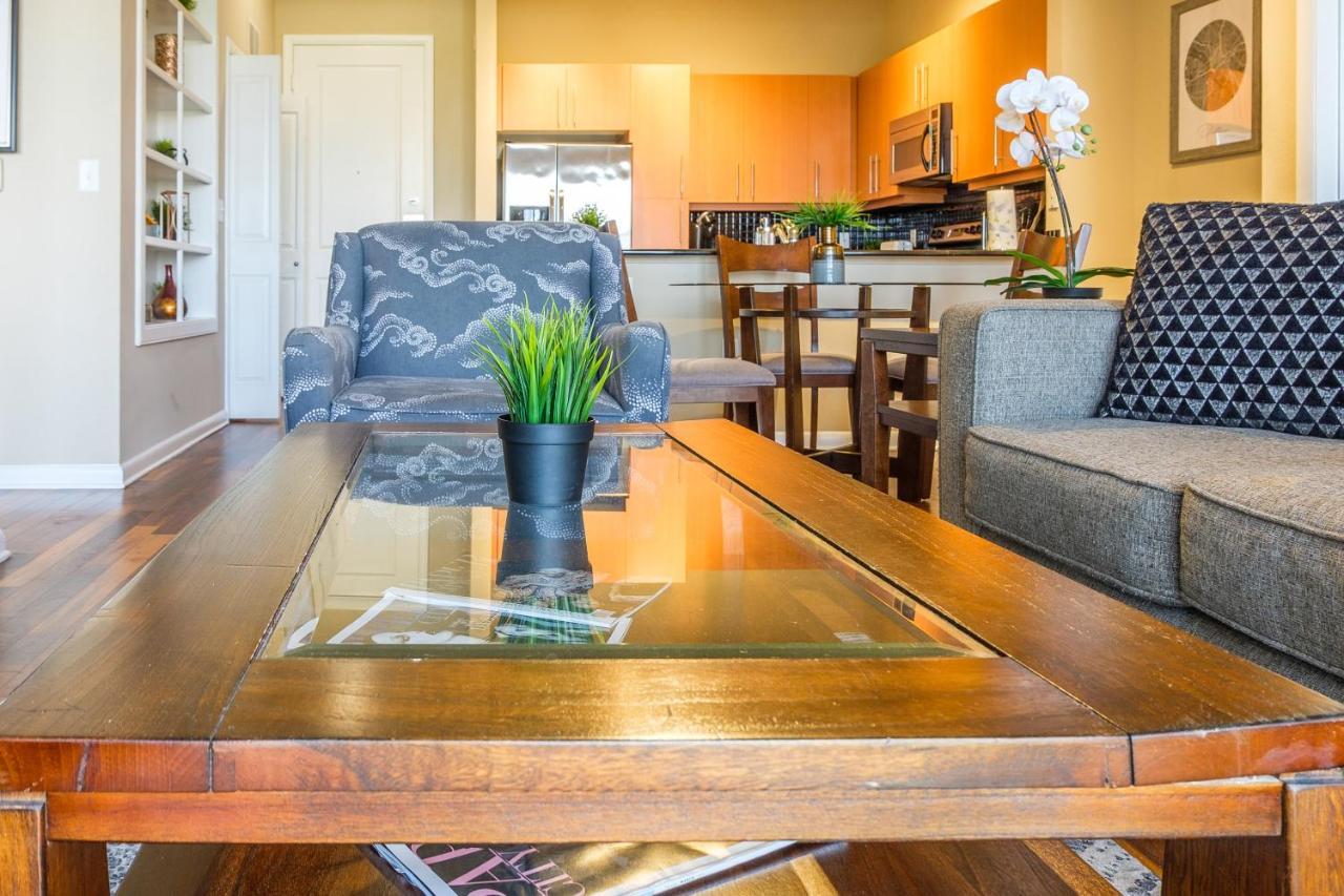 Frontdesk Oakwood Residence Apts Uptown دالاس المظهر الخارجي الصورة