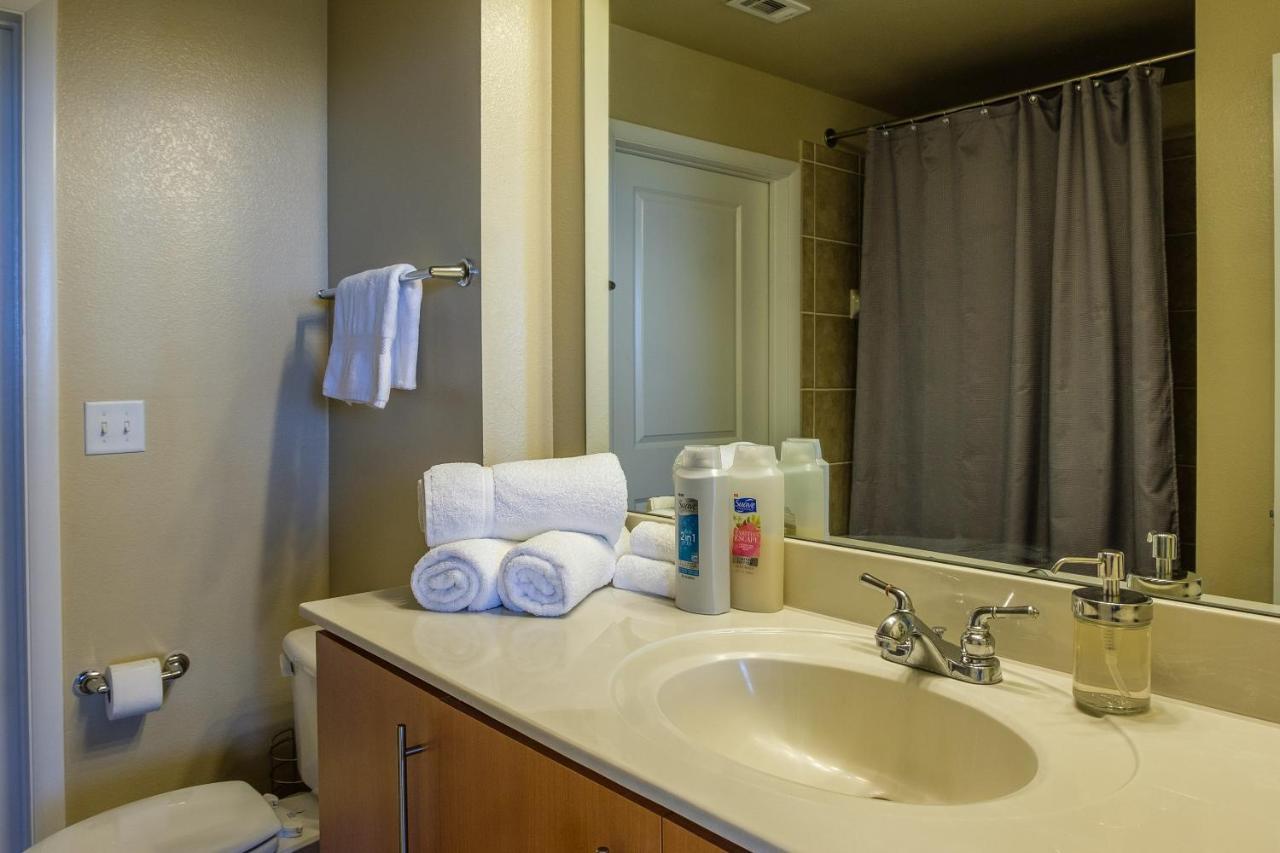 Frontdesk Oakwood Residence Apts Uptown دالاس المظهر الخارجي الصورة
