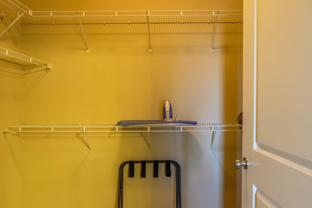 Frontdesk Oakwood Residence Apts Uptown دالاس المظهر الخارجي الصورة