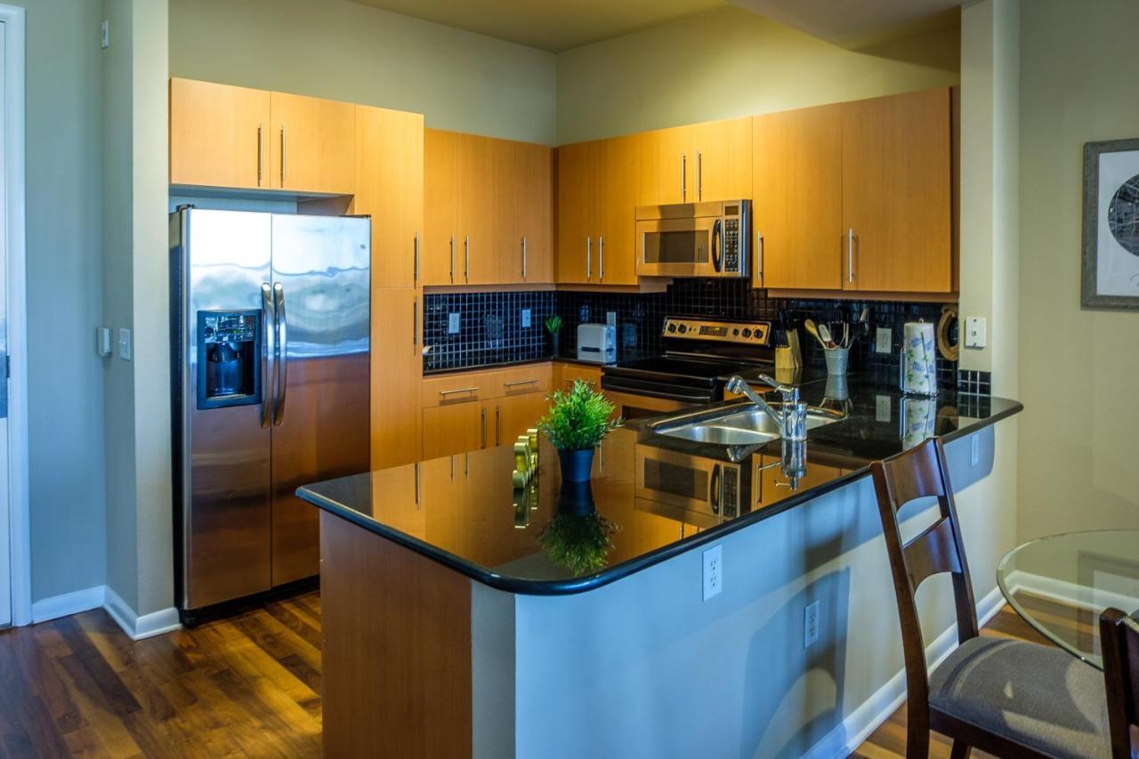 Frontdesk Oakwood Residence Apts Uptown دالاس المظهر الخارجي الصورة